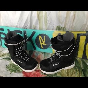 Snowboarding boots